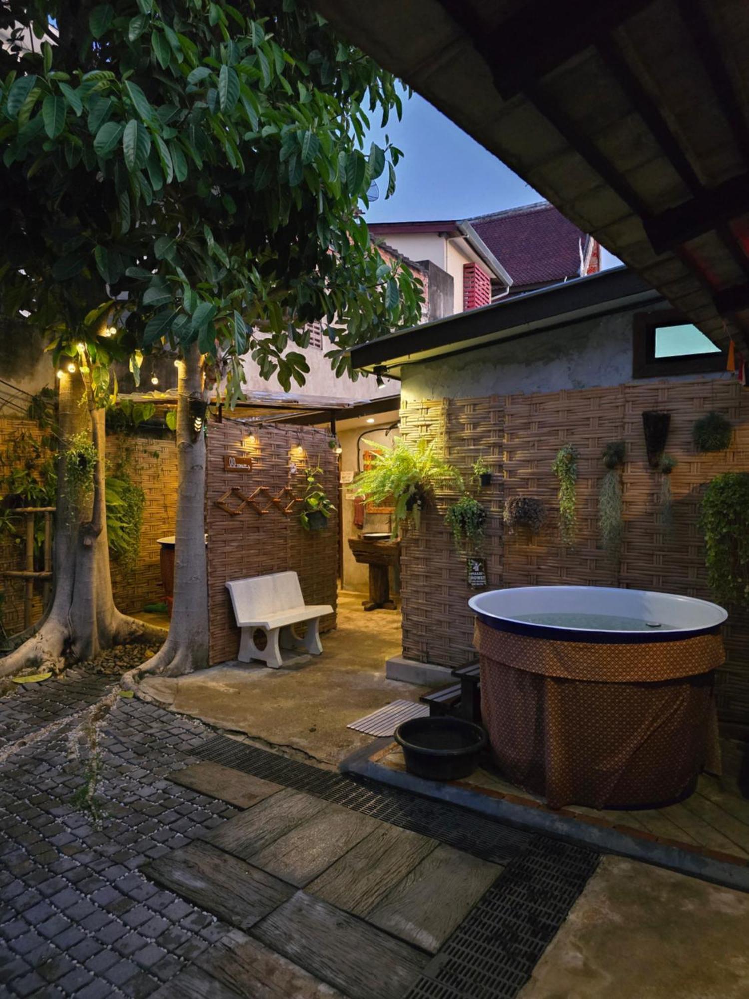 The Old City Rooms Chiang Mai Exterior photo